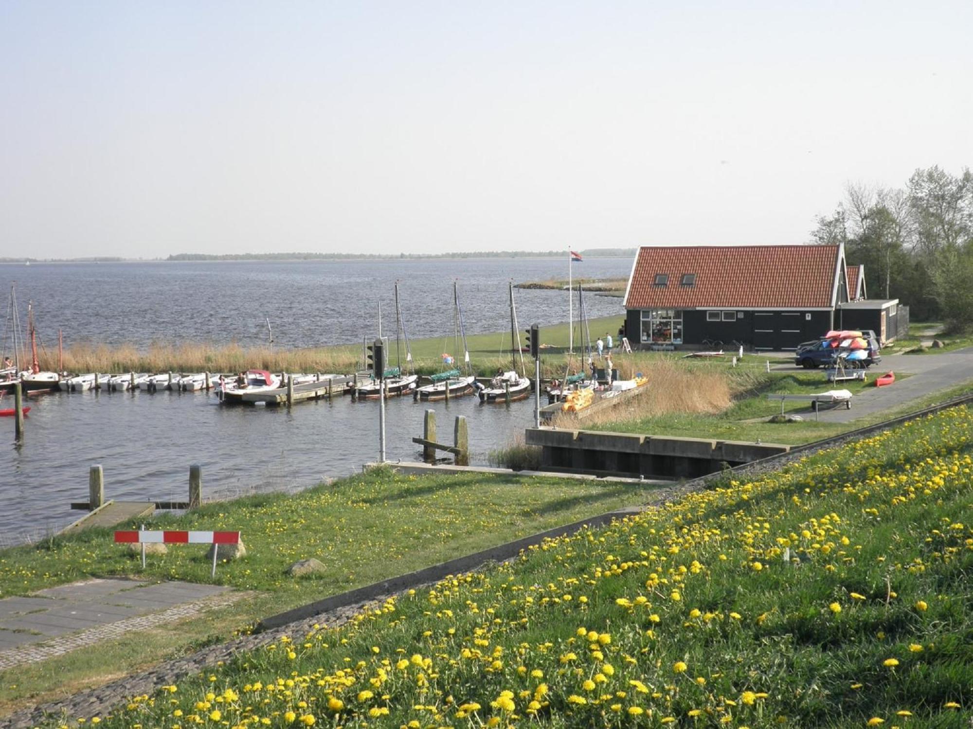House Marijke With Winter Garden And Direct Access To The Lauwersmeer Anjum Exterior photo